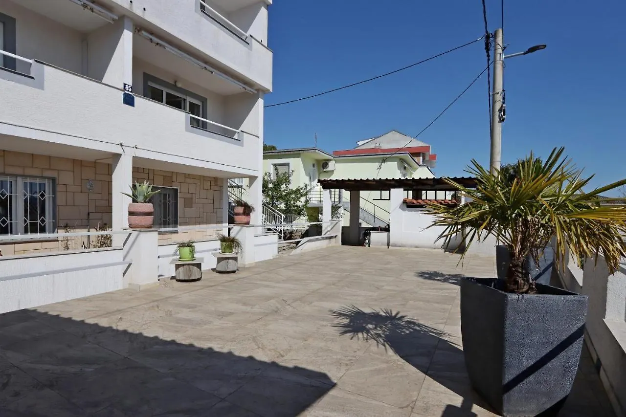 Apartments With A Parking Space Crikvenica - 12592